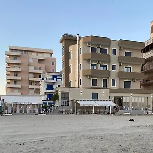 **** Szálloda Tirona Albánia