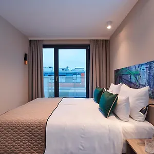 4* Hotel Leonardo West