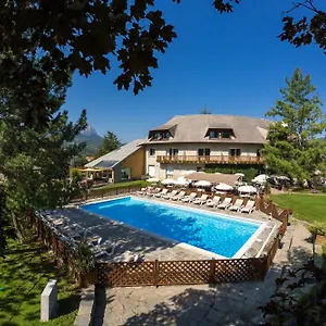 & Les Bartavelles 3*, Crots Francia